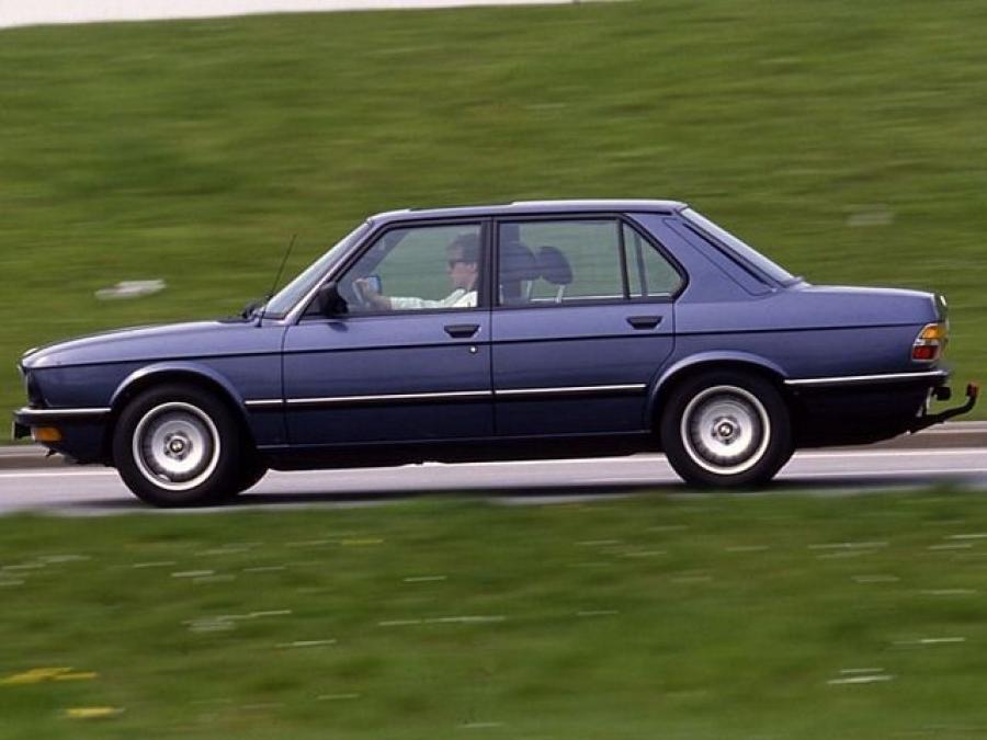  BMW 525e 1983 года  (фото 2 из 5)